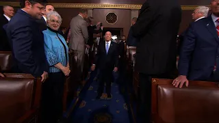 Trump arrives in House chamber for SOTU address