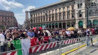 Berlusconi: P.za Duomo in silenzio durante l'omelia dell'Arcivescovo