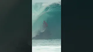 Poetry in motion with Kelly Slater🤯🌊🏄🏼‍♂️