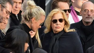 Sylvie Vartan et Laëticia Hallyday se croisent-elles dans les rues de Los Ag ? La chanteuse répond