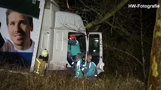 Chauffeur bekneld bij ongeval op Ruinerwoldseweg