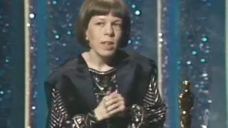 Linda Hunt Wins Supporting Actress: 1984 Oscars