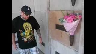 JSIN at Marilyn Monroes grave