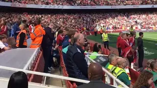 Arsenal Fans Singing Their New Anthem "North London Forever" (The Angels) by Louis Dunford