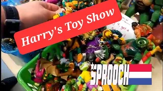 It was a Toy Paradise for 80's Kids! .. Retro Toy Hunting Flea Market & Harry's Toy Show