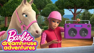 TREY Y LOS CABALLOS | Barbie Dreamhouse Adventures | Barbie Latinoamérica