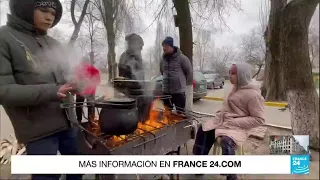 En Irpín, Ucrania, se dificulta la salida de familias, personas mayores y enfermas