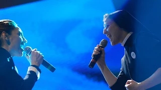 Suor Cristina e Anna Tatangelo cantano Libera a Donne in Canto