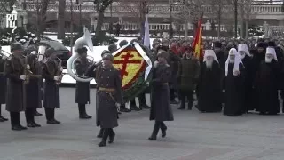 Патриарх Кирилл возложил венок к могиле Неизвестного солдата у Кремлевской стены