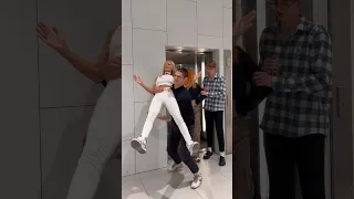 Doll mannequin prank at the elevator ✍🏼👇🏻❤️🤪😅😂 #shorts_video