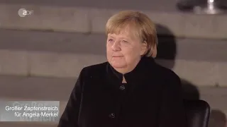 "Du hast den Farbfilm vergessen" | Großer Zapfenstreich für Angela Merkel (2021) [Songtext in UT]