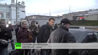 Суд изменил Навальному реальный срок на условный
