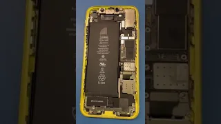 Problem z baterią w telefonie? Wymiana baterii iPhone 11. Nie uwierzysz własnym oczom.