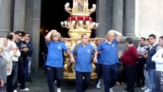 PRIMA USCITA CANDELORE TRECASTAGNI 2012-realizzato dai fratelli mirabella.wmv