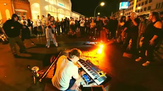 Huge Crowd in Berlin IS SHOCKED after Insane Melodic Techno: One-Man Band Live Looping with Juno 106