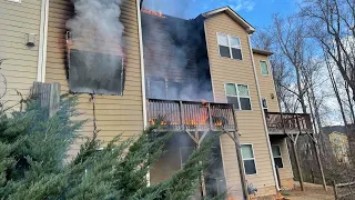Marietta townhouse fire displaces 8 people, fire department says