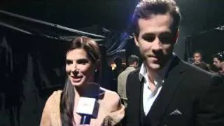 Sandra Bullock and Ryan Reynolds at the Backstage of the 2010 People's Choice Awards