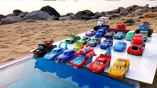 Disney Pixar Cars : Lightning Mcqueen, Cruz, Mater, Hudson, Guido, Luigi, Finn, Sally, King, Frank