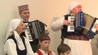 Folk song and dance group "Svatra".Folk song "Tymsa Tymsa". Vabole