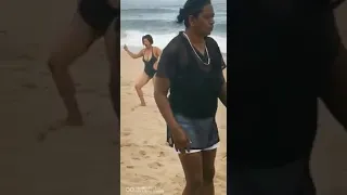 Woman goes crazy on beach -!Black label and Flakka dance