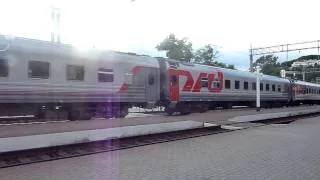 Поезд 102 Адлер-Москва на станции Хоста.