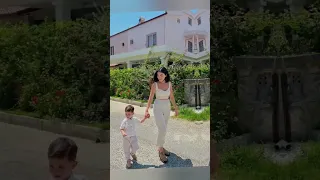 Turkish Actress Ozge Yagiz with her sister and nephew #shorts #shortvideo #youtubeshorts #özgeyağız