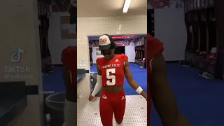 What's Going On In The Locker Rooms @Fresno State 🤣🤣🤣🤣