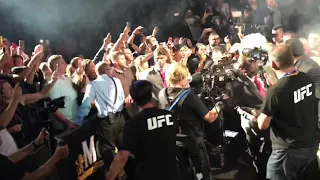 ВЫХОД ХАБИБА НУРМАГОВЕДОВА НА БОЙ С КОНОРОМ МАКГРЕГОРОМ! KHABIB VS CONOR! UFC229!