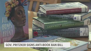 Illinois signs first-in-the-nation bill to ban book bans