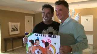 Gerard Joling -  Eerste fysieke single uitgereikt door Louis van Gaal
