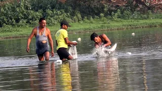 unbelievable gill net fishing /village people fishing with pond/big fishing skills