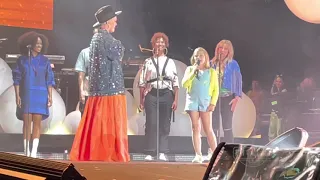 Pink - Cover Me In Sunshine w/ Daughter Willow Sage | Live | BottleRock Napa  2022 | Napa Ca 5/29/22