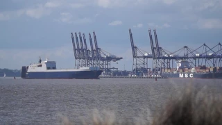 Ro-Ro cargo ship ULUSOY 5 outbound from harwich 12/5/17