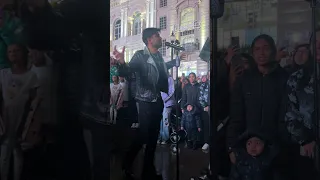 Loved how crowd standing even in the rain (Live from London)