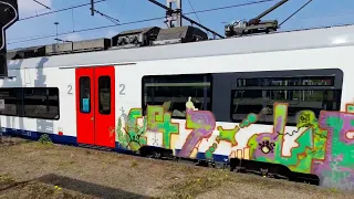 train sncb AM08 desiro en gare de Schaerbeek à destination de Nivelles