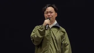 陳奕迅現場哽咽延期演唱會 再次發文道歉獲好評