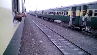 Pakistan Railways:Parallel Action.8dn Tezgam & 18dn Millat reaching Khanewal