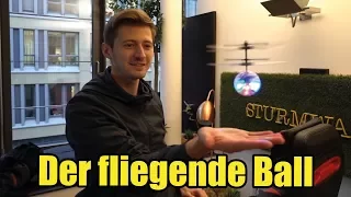 FLIEGENDER Ball im UFO