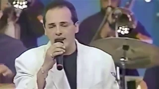 Johnny Rivera - Por Eso Está Conmigo (Audio En Vivo)