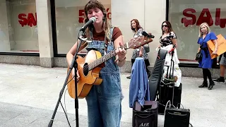 A STUNNING Performance of Radioheads "Fake Plastic Trees" by Larabel.