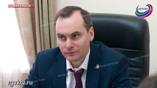 Председатель правительства Дагестана рассмотрел обращения граждан