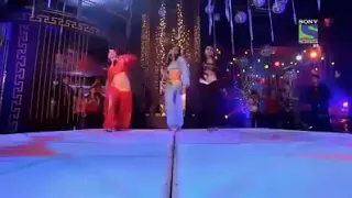 CID officer dance in Shouting of CID by Shreya , Purvi And Dr. Tarika