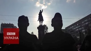 Щорс вистояв: поліція захистила памятник від декомунізації