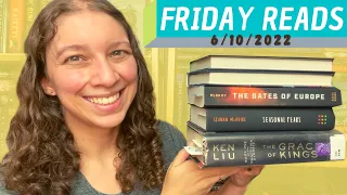 In the middle of all the tomes 😅 || FRIDAY READS || June 2022 [CC]