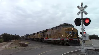 Sacramento Northern Bike Trail Pedestrian Grade Crossing, UP 8157 ZLCBR Intermodal North, Sacramento