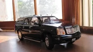 Review of 1/18 Cadillac Escalade ESV by Ricko