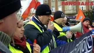 Protest związkowców przed ratuszem w Wałbrzychu