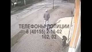 Полиция разыскивает мужчину по подозрению в квартирной краже в городе Пионерский