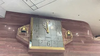 横浜そごう鐘の鳴る大時計（旧世界の人形時計）