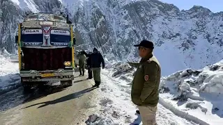 Zojila Pass Reopened For One-Way Traffic Towards Kashmir